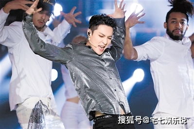 张艺兴一船撞进北京跨年晚会