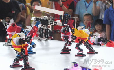 机器人表演武术 将同伴踹飞二里地